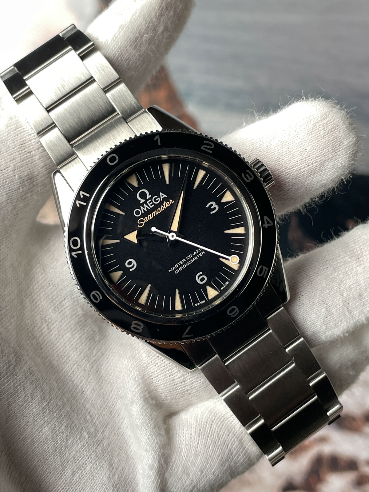 Omega Seamaster Spectre 233.32.41.21.01.001