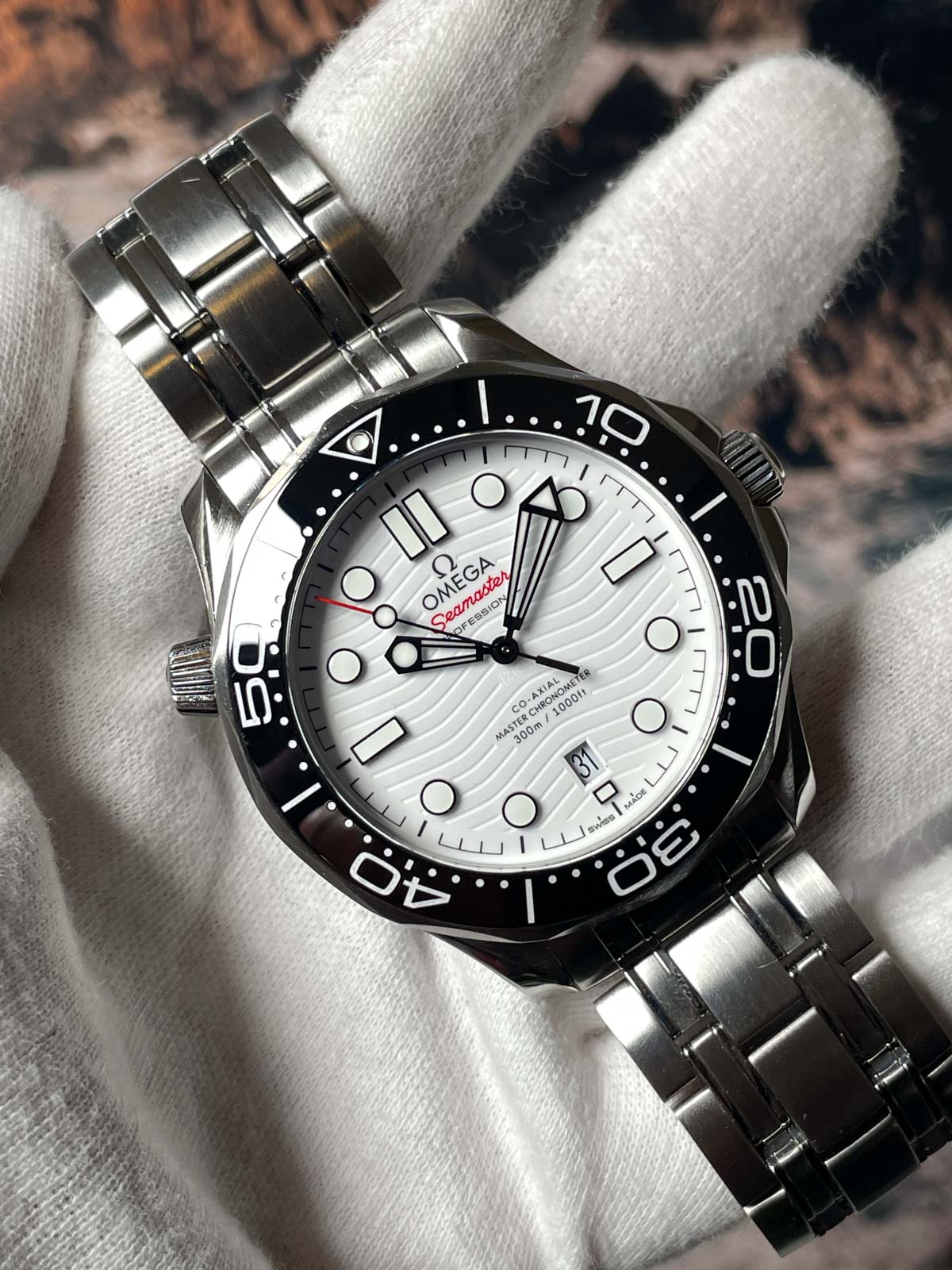 Omega Seamaster White 210.30.42.20.04.001